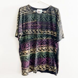 Vintage 1121 East Beach Club Women’s T Shirt One Size All. Graphic Print